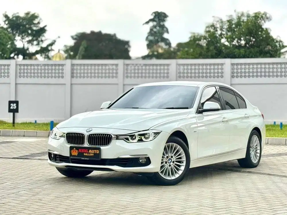 (TDP 30JT) BMW 320i LUXURY 2.0 AT 2018