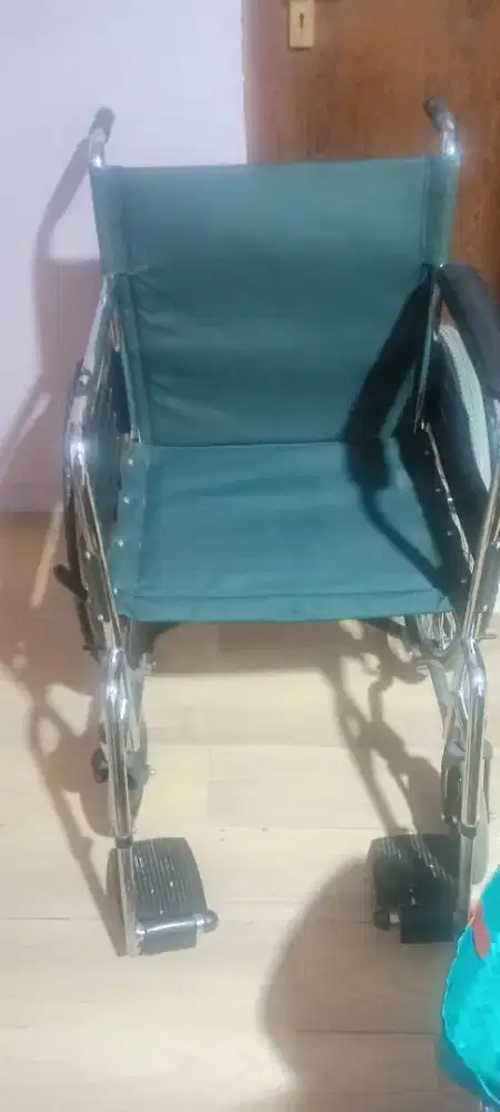 Kursi Roda Dewasa/Lansia Bekas | Kondisi Baik & Terawat