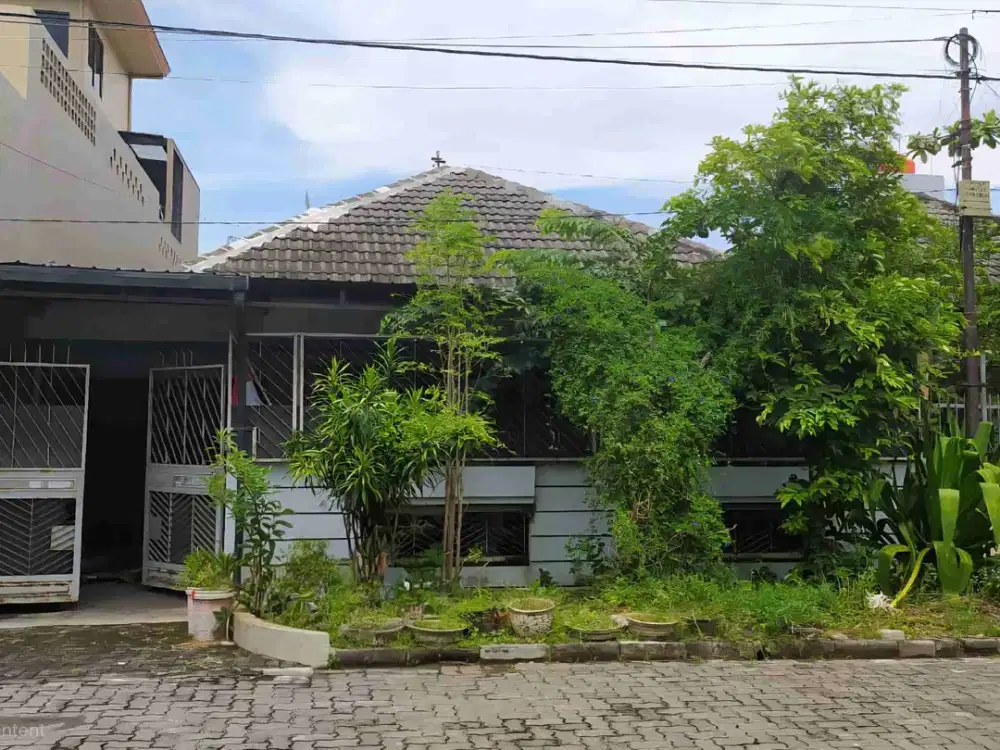 dijual rumah bangunan lama di puri anjasmoro