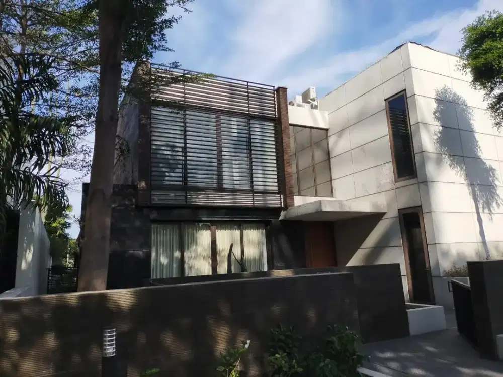 Disewakan Platinum Villa Grafam Super Mewah Golf View