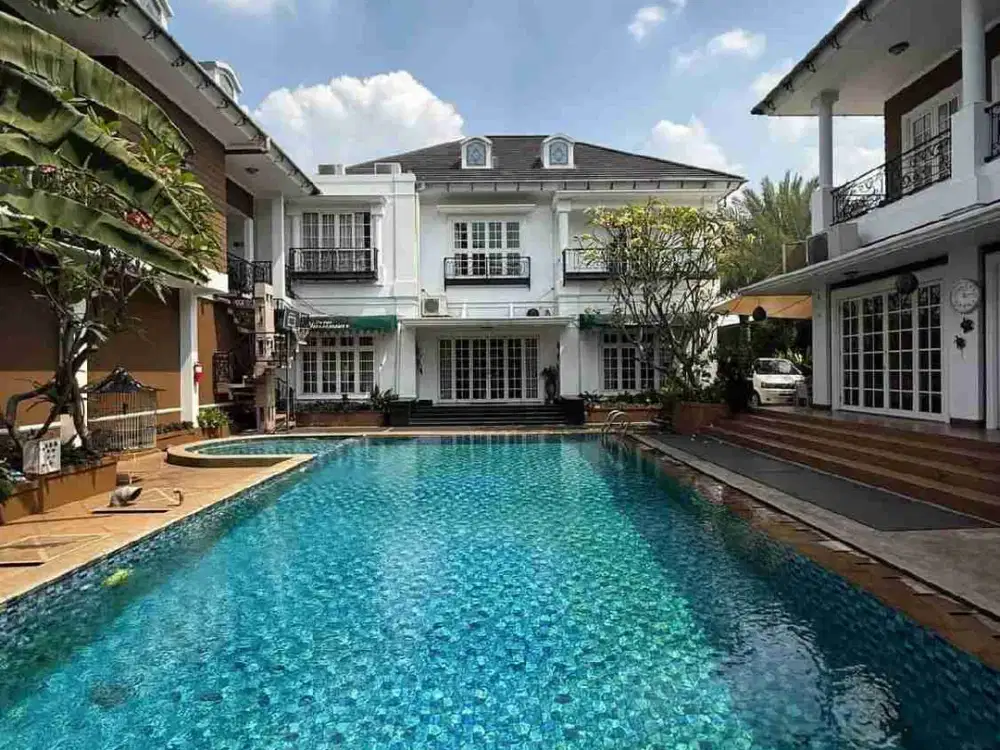 Rumah Mewah dijual Cepat! Jl. Pisangan Raya Cirendeu Tangerang Selatan ada Swimming Pool Keren Banget Rumahnya! SEMI FURNISHED!