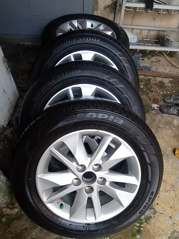 Ban + velg Innova reborn ori