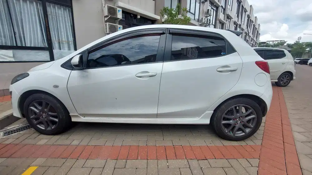 Mazda 2 2012 Bensin