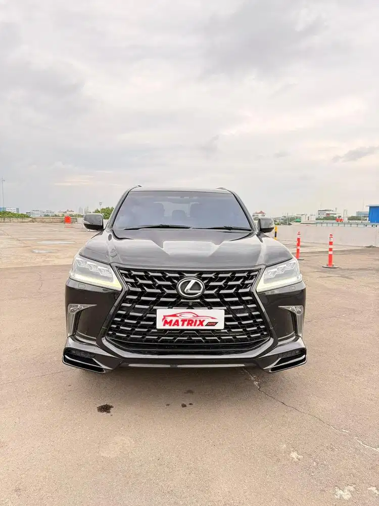 Lexus LX570 2018 Fsport nik 2017