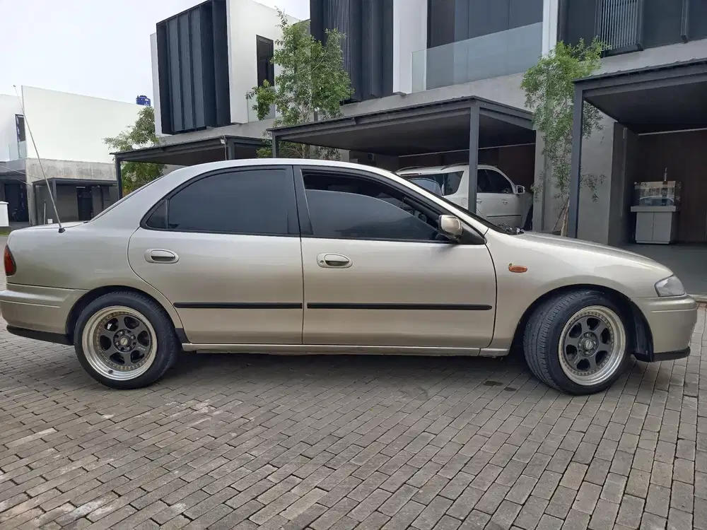 Mazda Familia 1998 Bensin