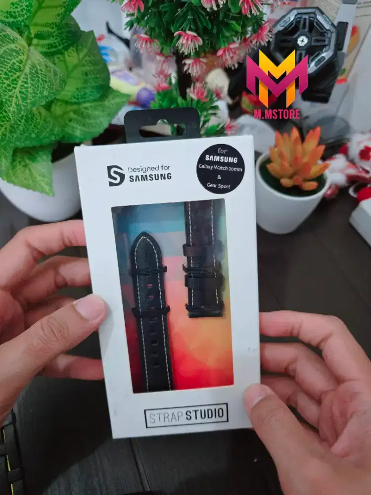 Strap Samsung Watch 20mm warna black kompatible strap lain nya
sesuai