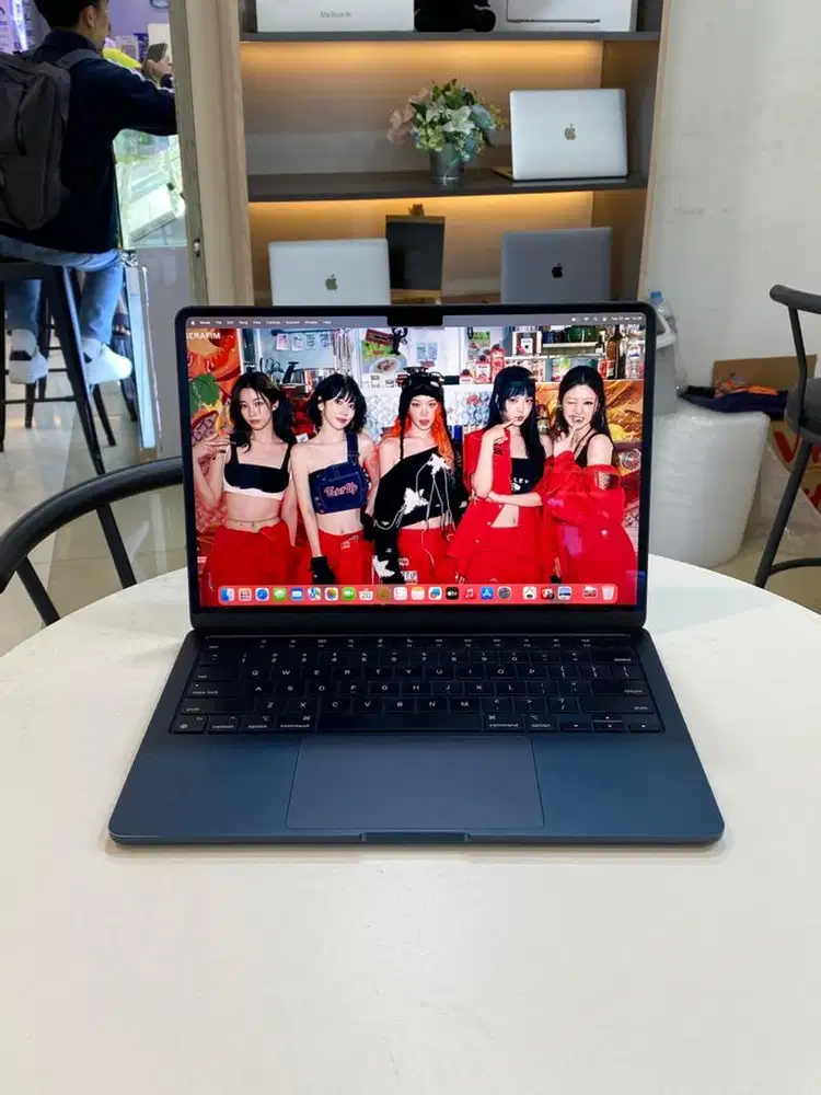 MacBook Air M2 8/256GB