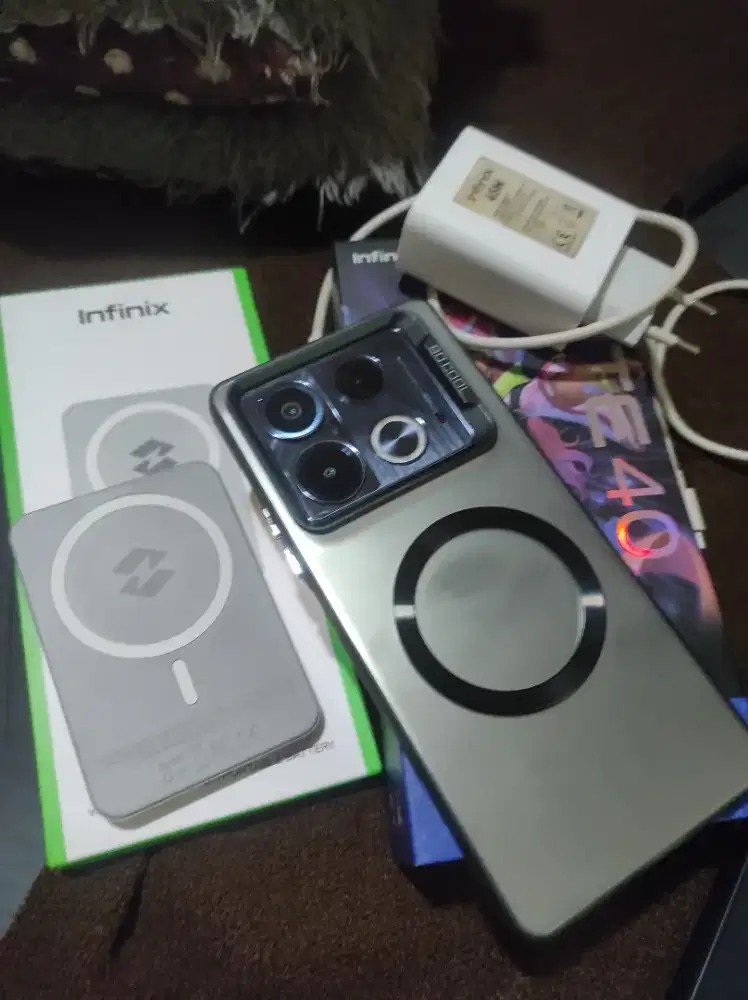 Infinix note 40 8/256 fullset +Magpower