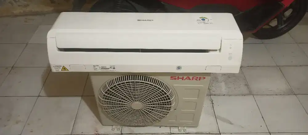 AC SHARP 1/2 pk,masih gress ori