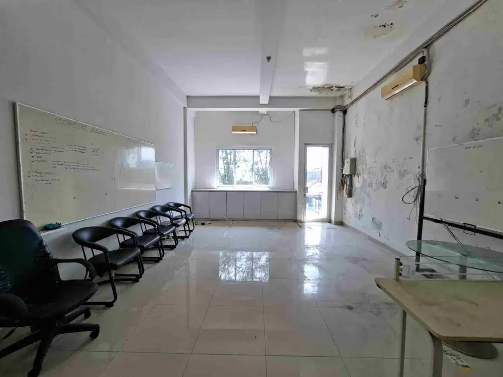 Ruko bagus area komersial yang ramai di Tipes Solo