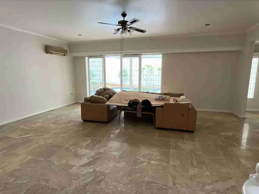 FORRENT RUMAH DI JL PERTANIAN RAYA LEBAK BULUS JAKARTA SELATAN 
- Luas tanah 650 
- Luas Bangunan 350
- Kamar Tidur : 5
- Kamar Mandi : 4
- 2 lantai 
- Garasi : 2 
-Carport  2 mobil,
- Listrik 13.500
- Swimming Pool
 Harga Rp.330Jt/Thn Nego