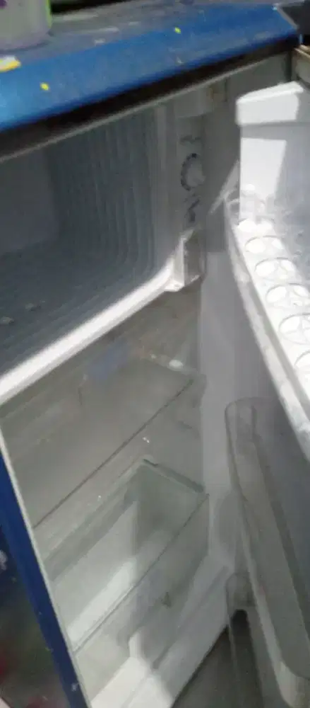 Dijual kulkas 1 pintu