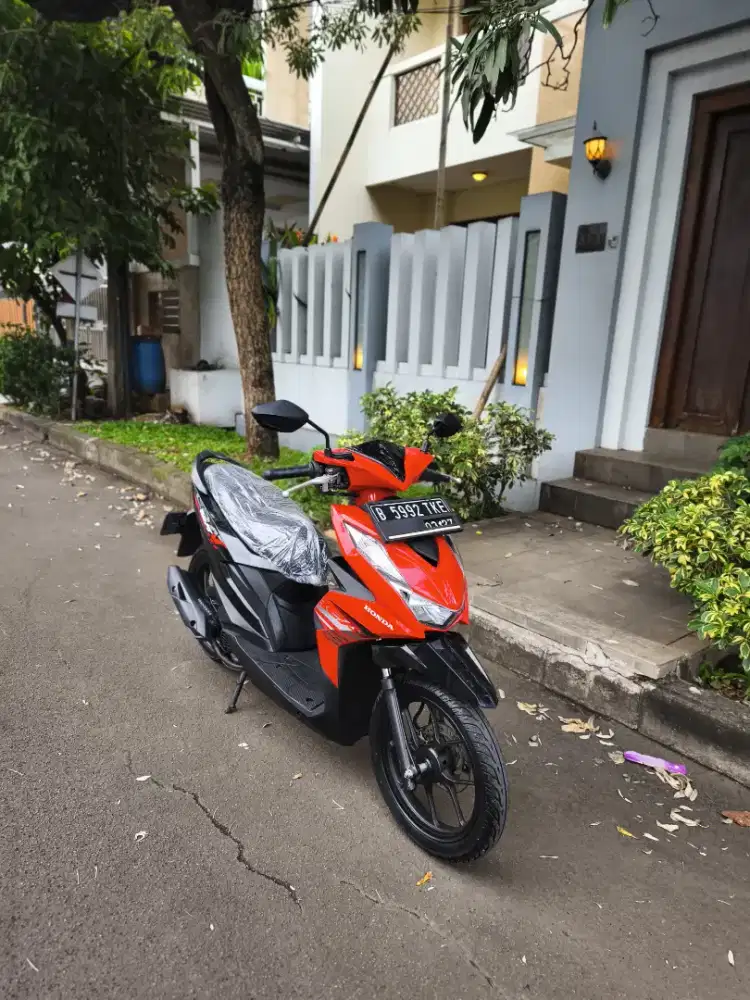 Bissmillah dijual motor Honda beat like new 2022 istimewa