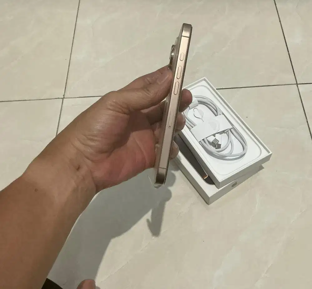 Jual  iphone 16 pro resmi