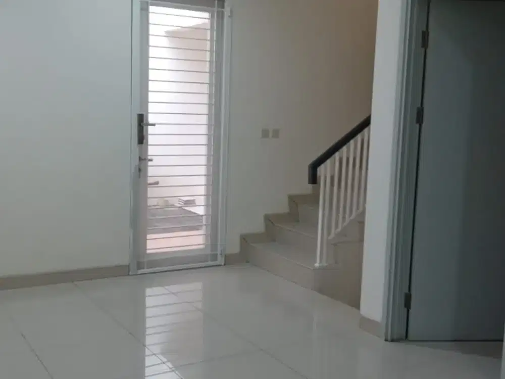 P Lk Disewakan Rumah 8X15 Amerika di Green Lake City