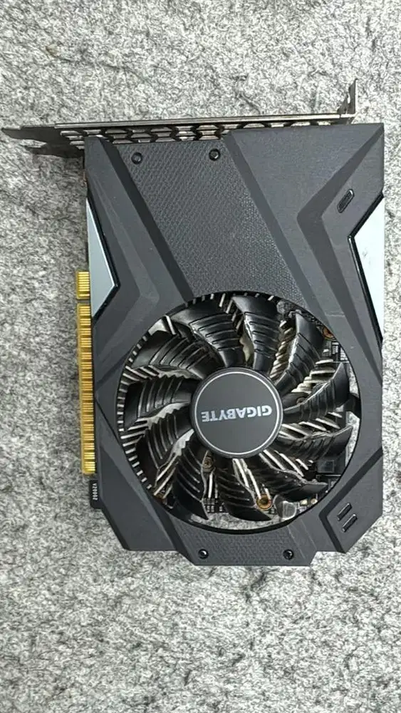 VGA GIGABYTE GTX 1650 4GB DDR6 harga 1,5 jt