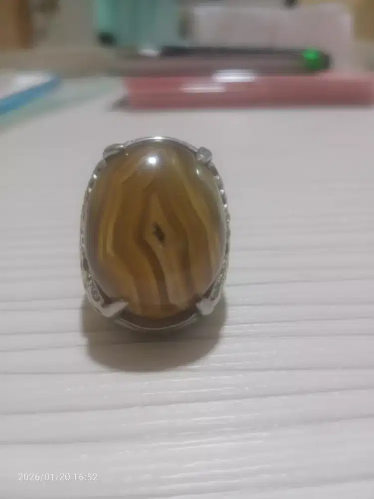 Batu akik junjung derajat