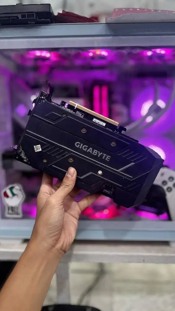 VGA GIGABYTE GTX 1660 SUPER 6GB DDR6 mulus suhu adem normal garansi