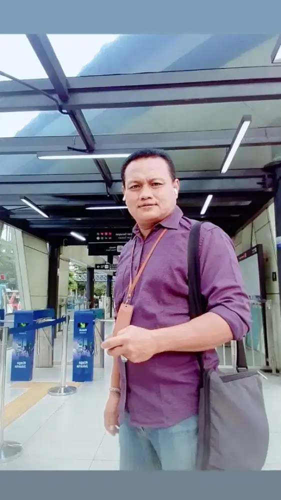 Saya mencari pekerjaan supir SIM A aktif