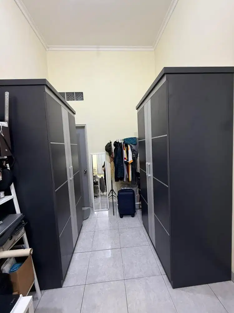 Lemari 1 x 2 bahan plywood ada 2 pcs