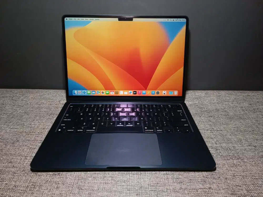 MacBook Air M2 13” | RAM 8GB | SSD 256GB | iBox Indonesia