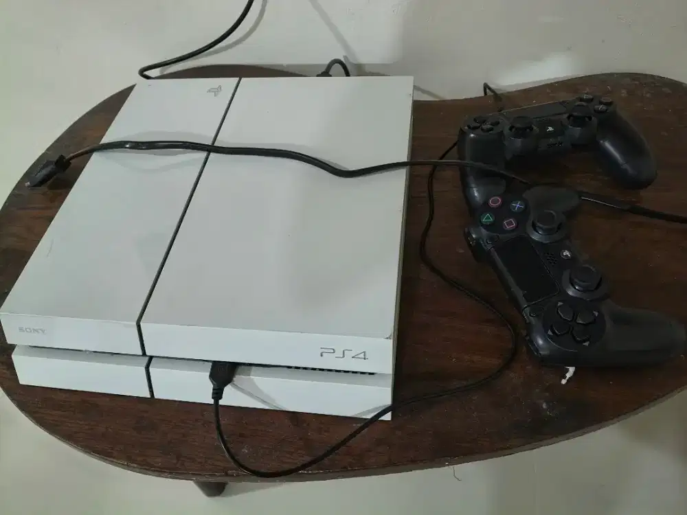 ps4 PS 4 1tb 2 stick hen12