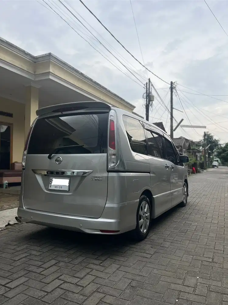 Nissan Serena 2013 Bensin