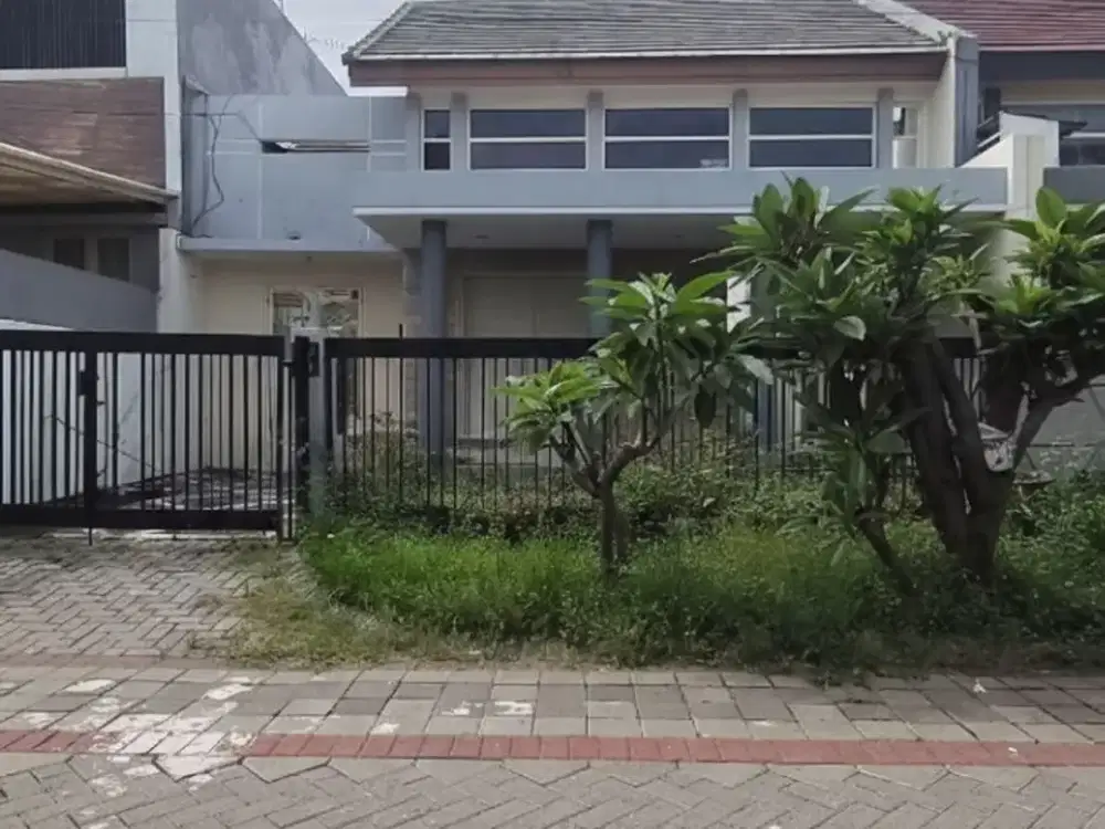 Disewakan Rumah Pantai Mentari Row 4 mobil Carport 1