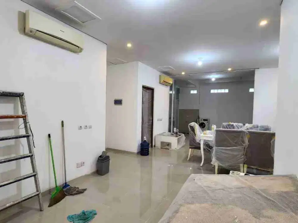 Sewa Rumah Pakuwon Indah Furnishnya Bagus