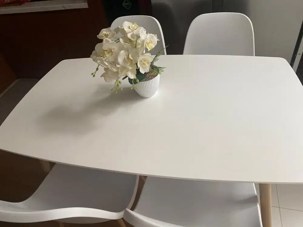 Dijual set meja makan informa