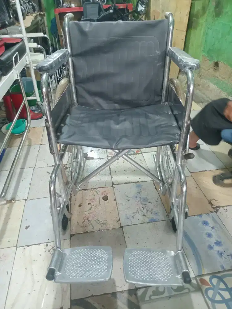 Kursi roda standar siap pake bisa nego