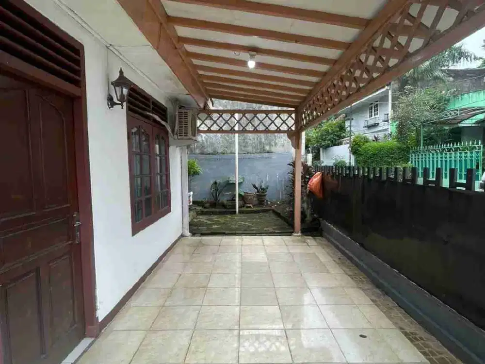 RUMAH SEWA TANAH KUSIR KEBAYORAN LAMA JAKARTA SELATAN