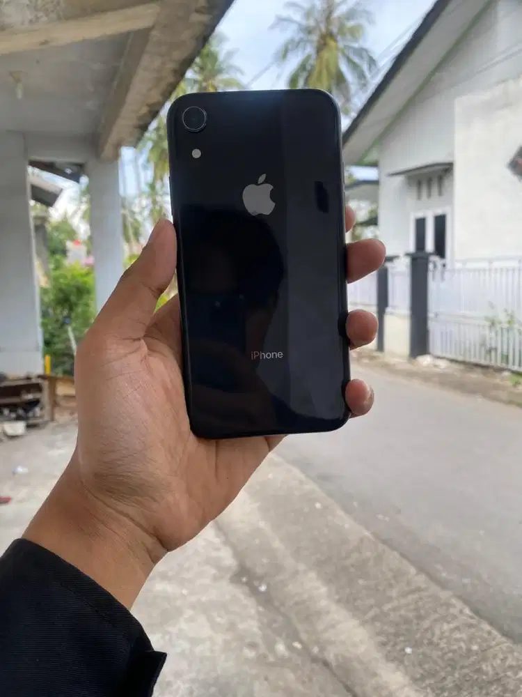 iphone xr 128 Axis/XL/3 PERAMEN