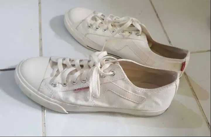 sepatu aerostreet jhosse low putih 44