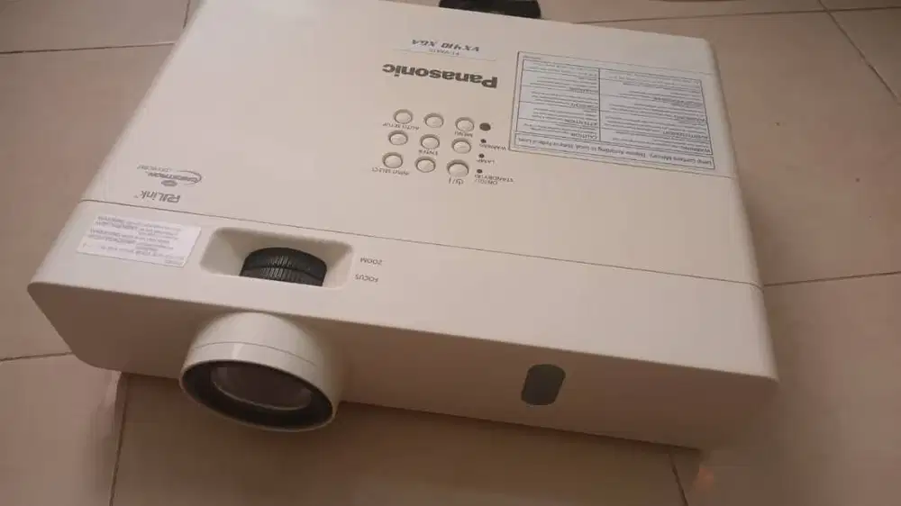 Proyektor Panasonic PT VX410 4200 Lumens Bekas Mulus