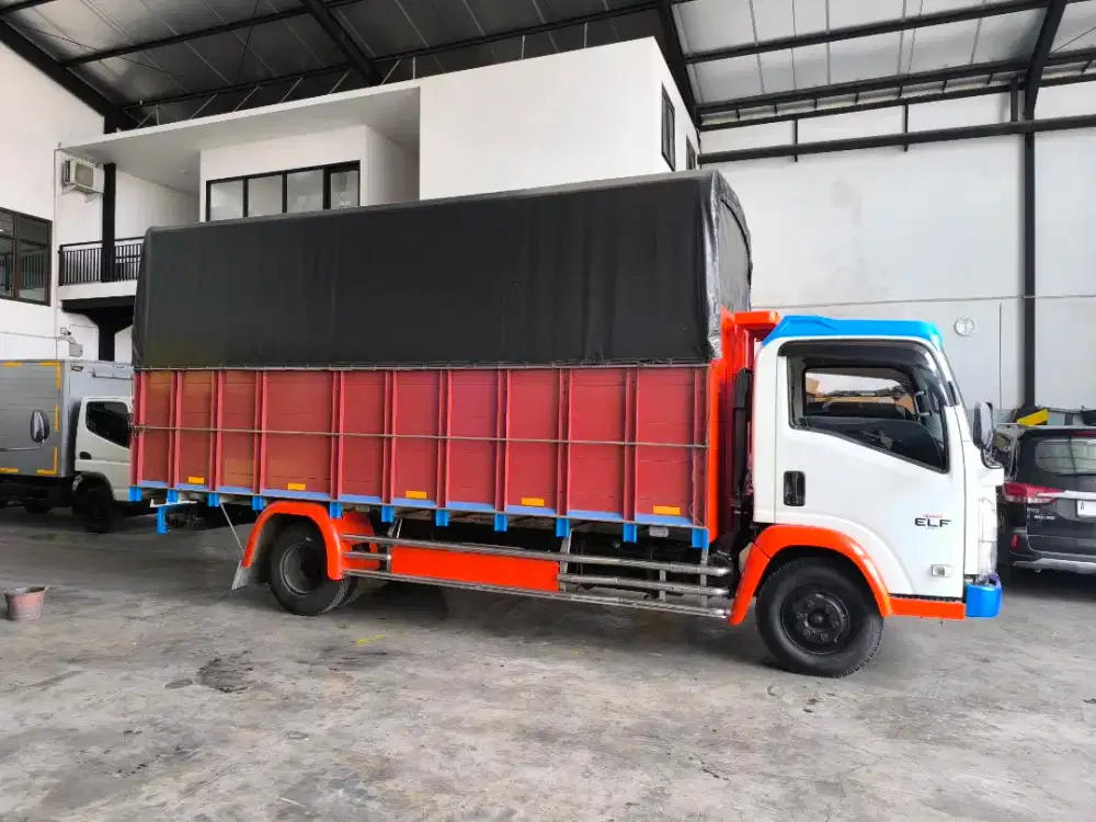 Truk Isuzu ELF 6rdLong Th2023 Bak Kayu