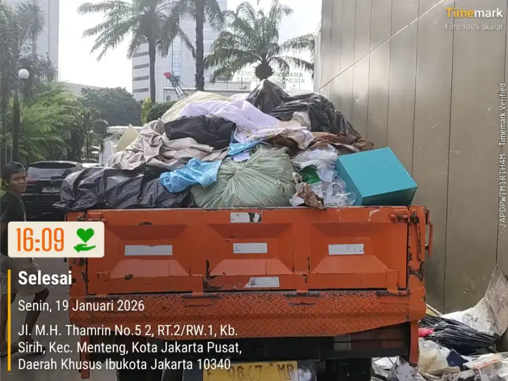Jasa pengurugan dan buang puing