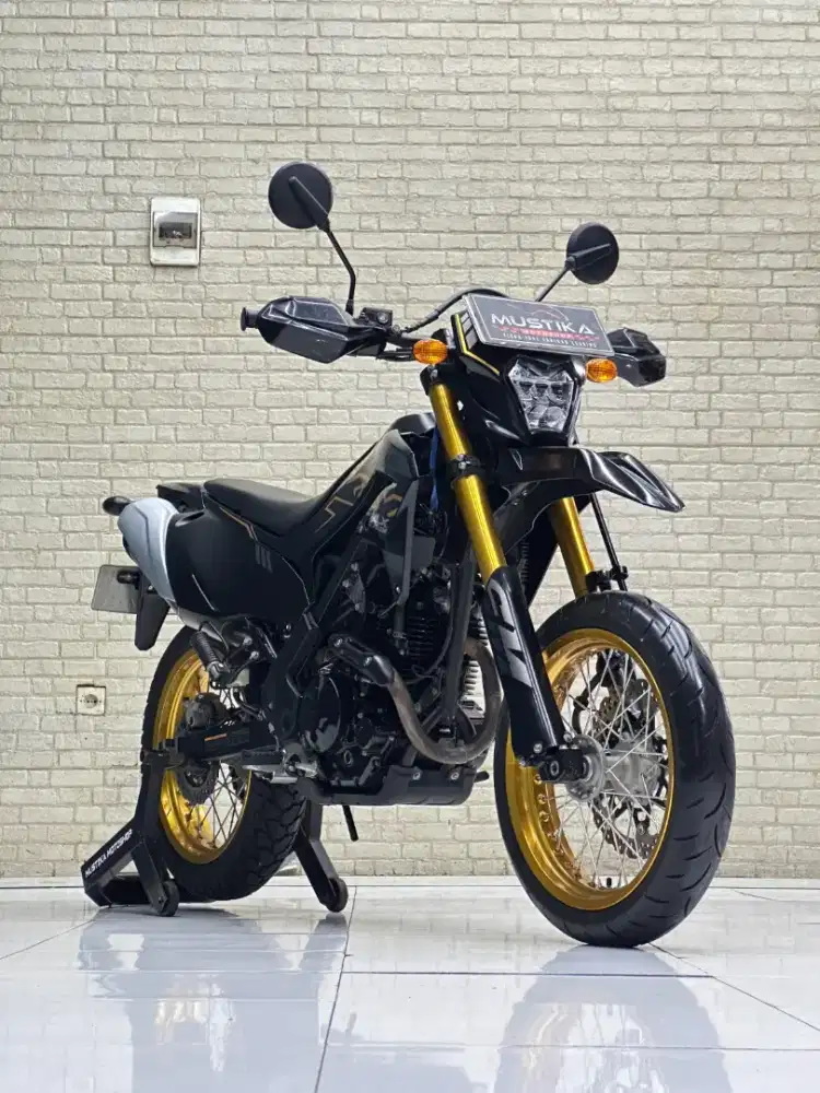 KAWASAKI KLX 230 SM 2022 - Chintia Mustika