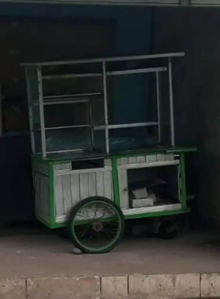 Gerobak bekas jualan
