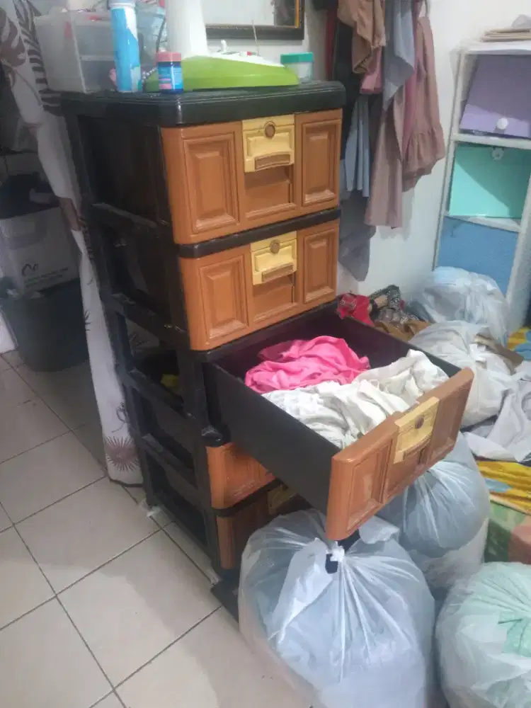 lemari 5 pintu plastik merek napoli bonaparte