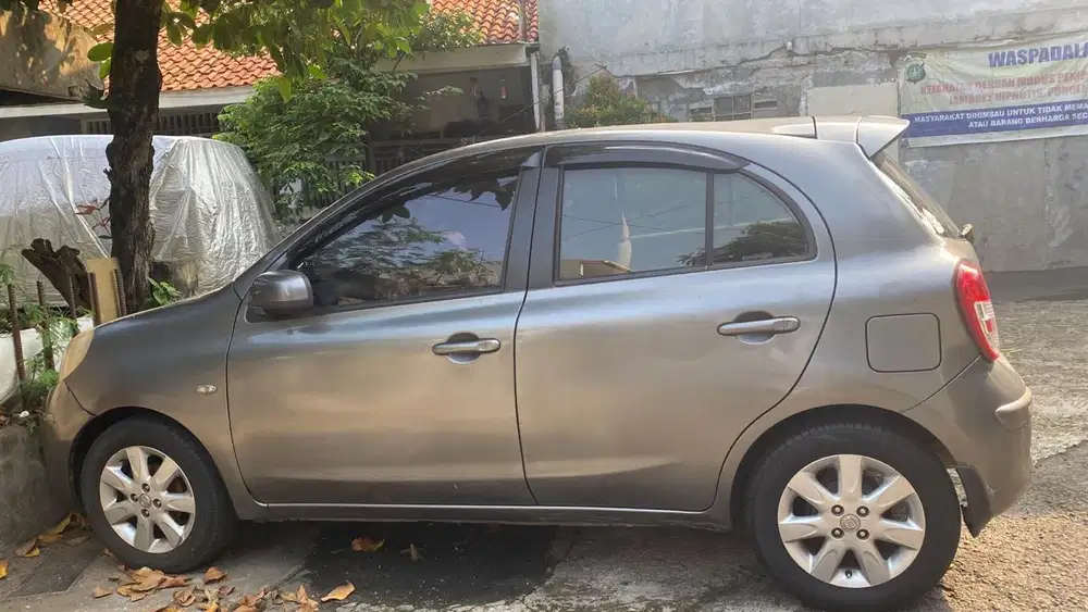 Nissan March 2012 Bensin