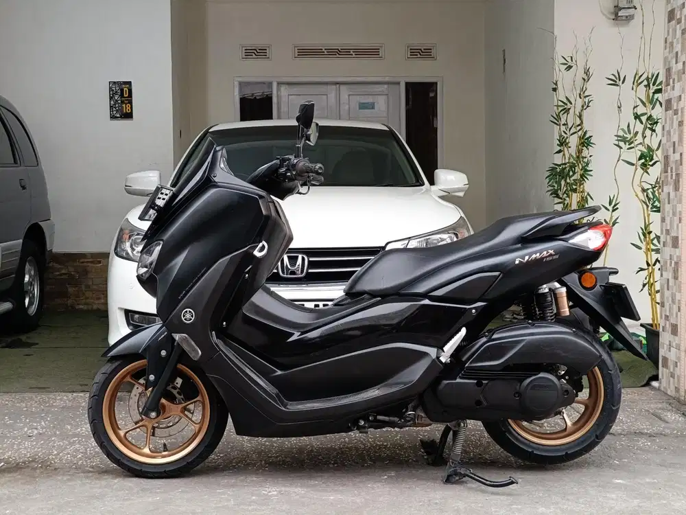 Nmax abs tahun 2022 keyless low 19rb/tt boleh gan cash lebih bagus