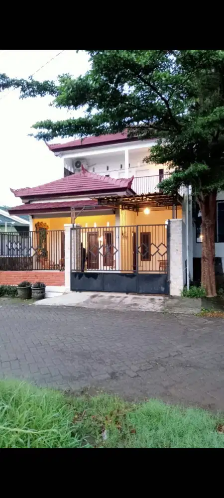 Rumah dijual beserta furniture.