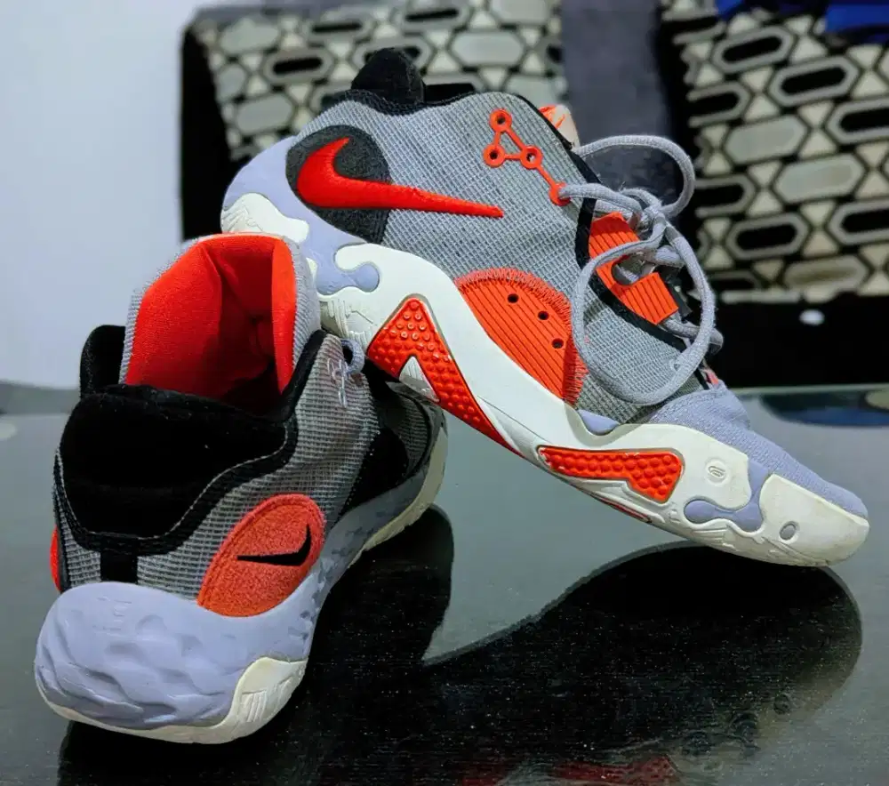 Sepatu basket ,lari nike PG6 size 43