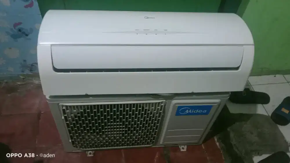 AC Midea 1/2pk / bisa tukar tambah