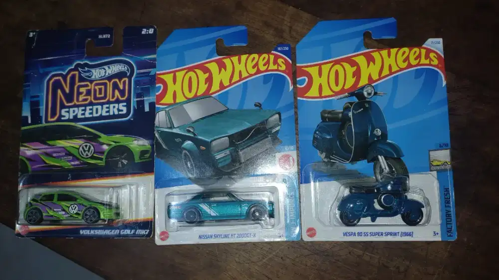 Hot wheels Neon Speeders dan reguler