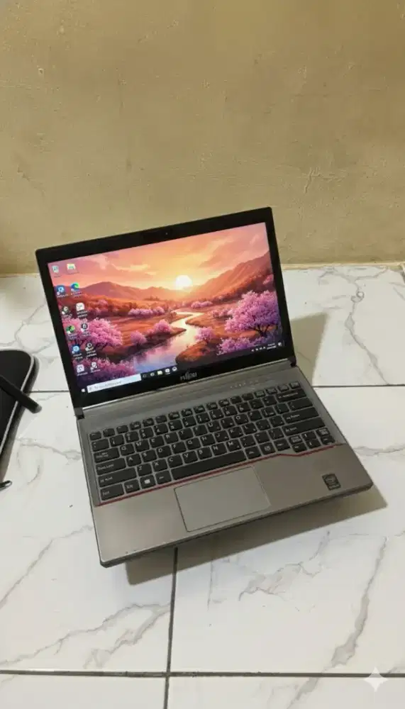 Fujitsu Lifebook E Series Intel Core i5 || Haswell Gen 4 ||