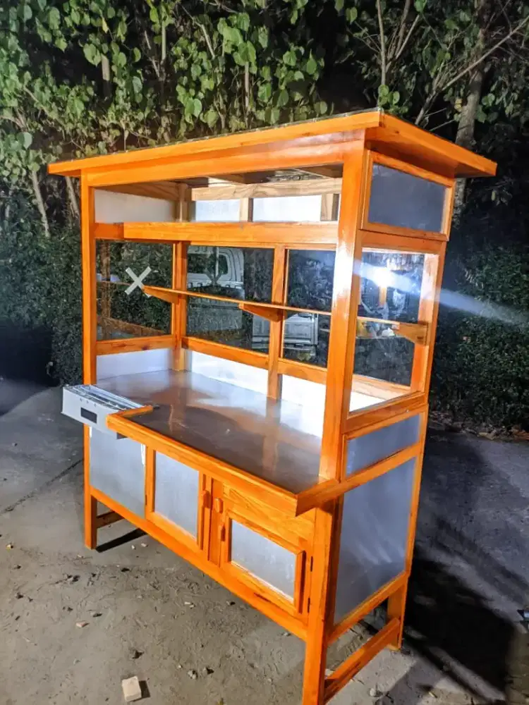 Gerobak sate padang, gerobak angkringan, gerobak nasi goreng, dll