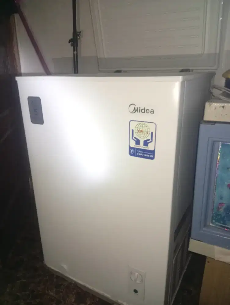 Dijual Frezee Midea
