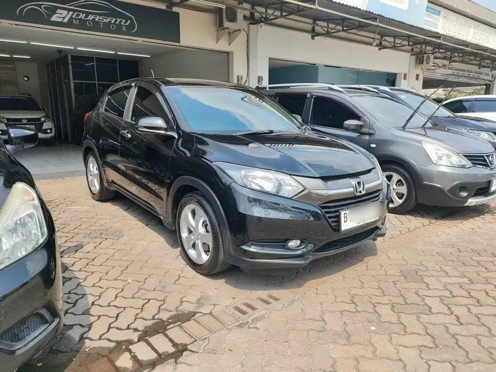HRV E CVT AUTOMATIC 2015 HITAM HONDA